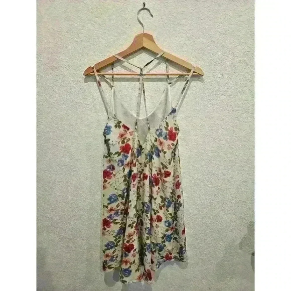 Ovi Floral dainty dress size Small - Picture 2 of 3